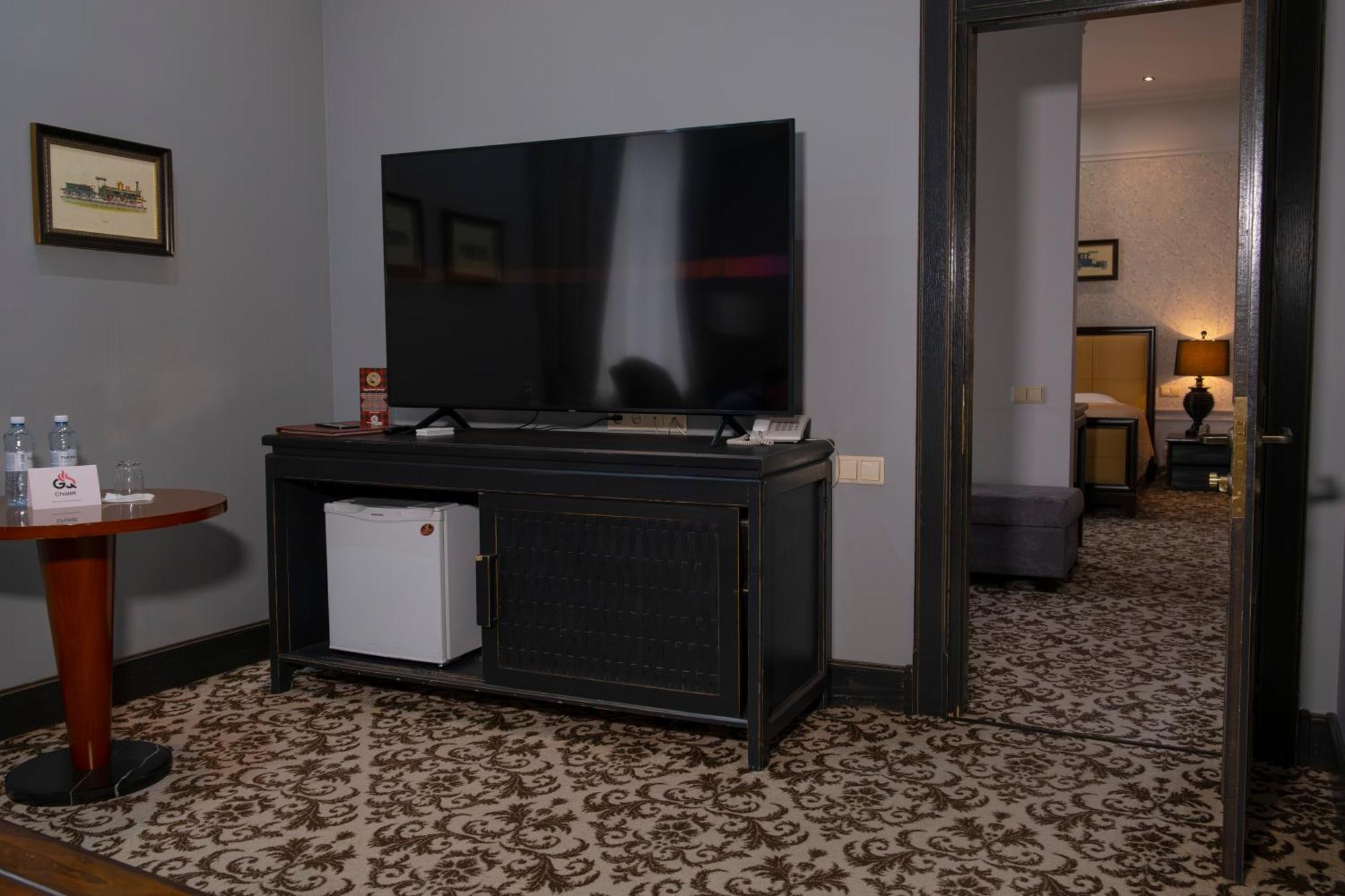 Plaza Hotel Köksetaw Buitenkant foto