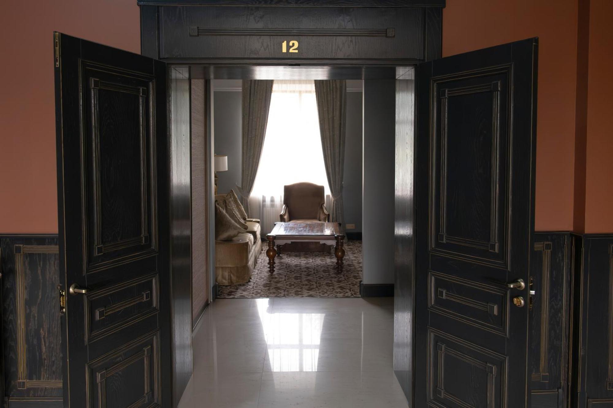 Plaza Hotel Köksetaw Buitenkant foto