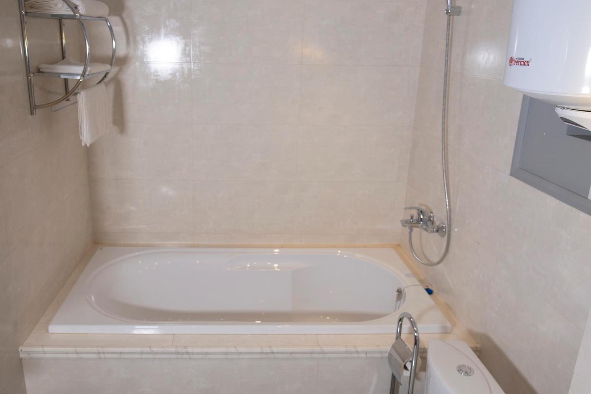 Plaza Hotel Köksetaw Buitenkant foto
