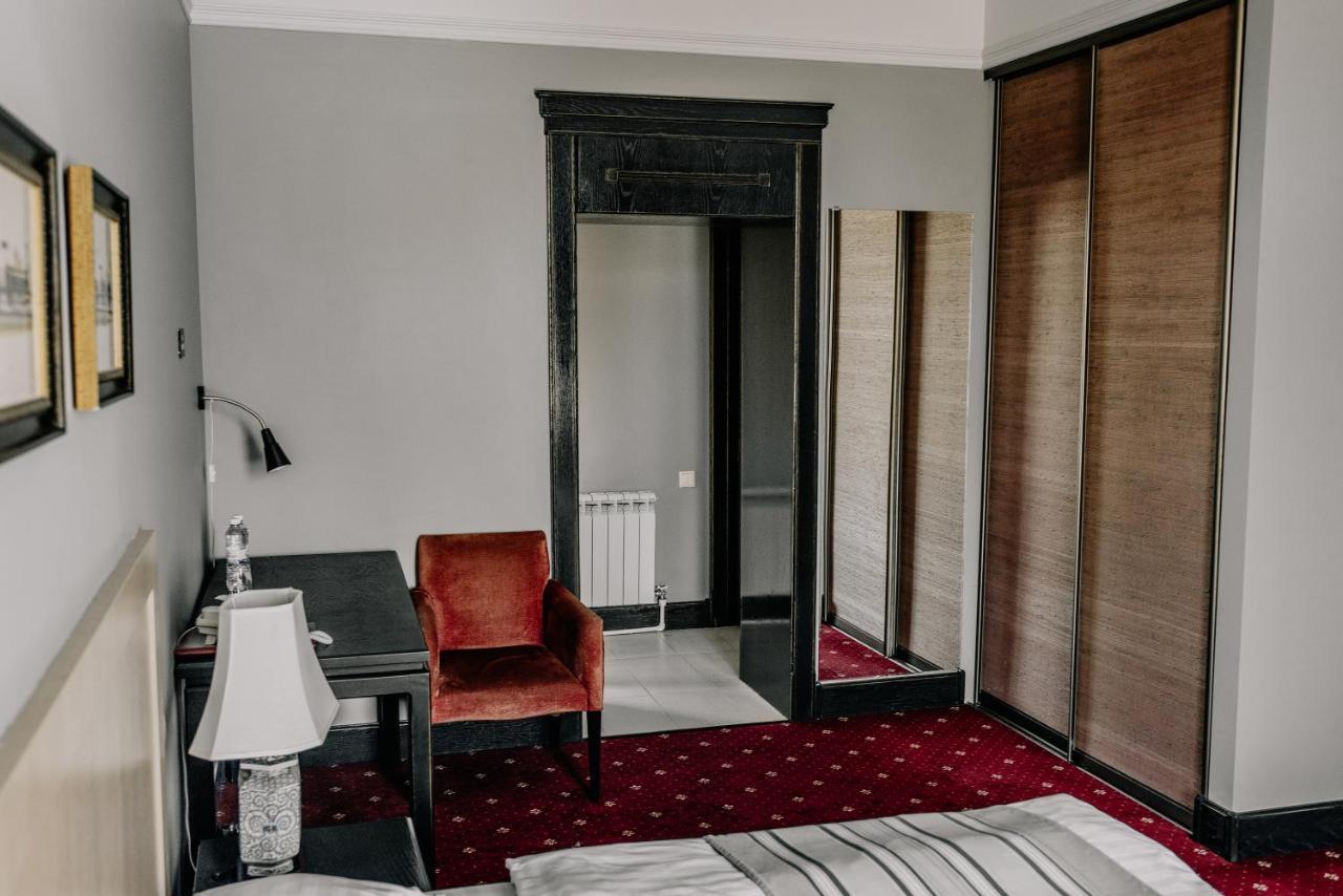 Plaza Hotel Köksetaw Buitenkant foto