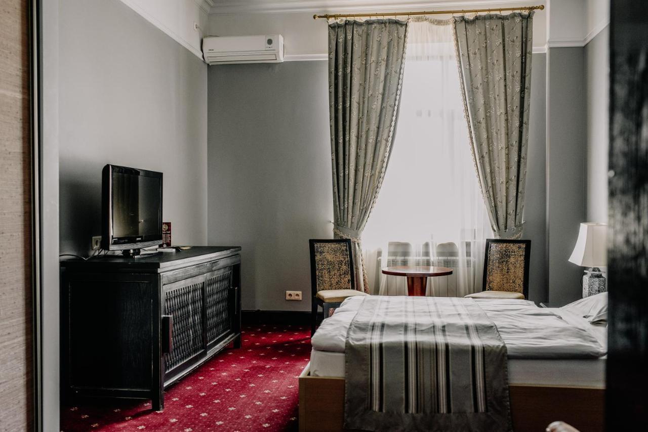 Plaza Hotel Köksetaw Buitenkant foto