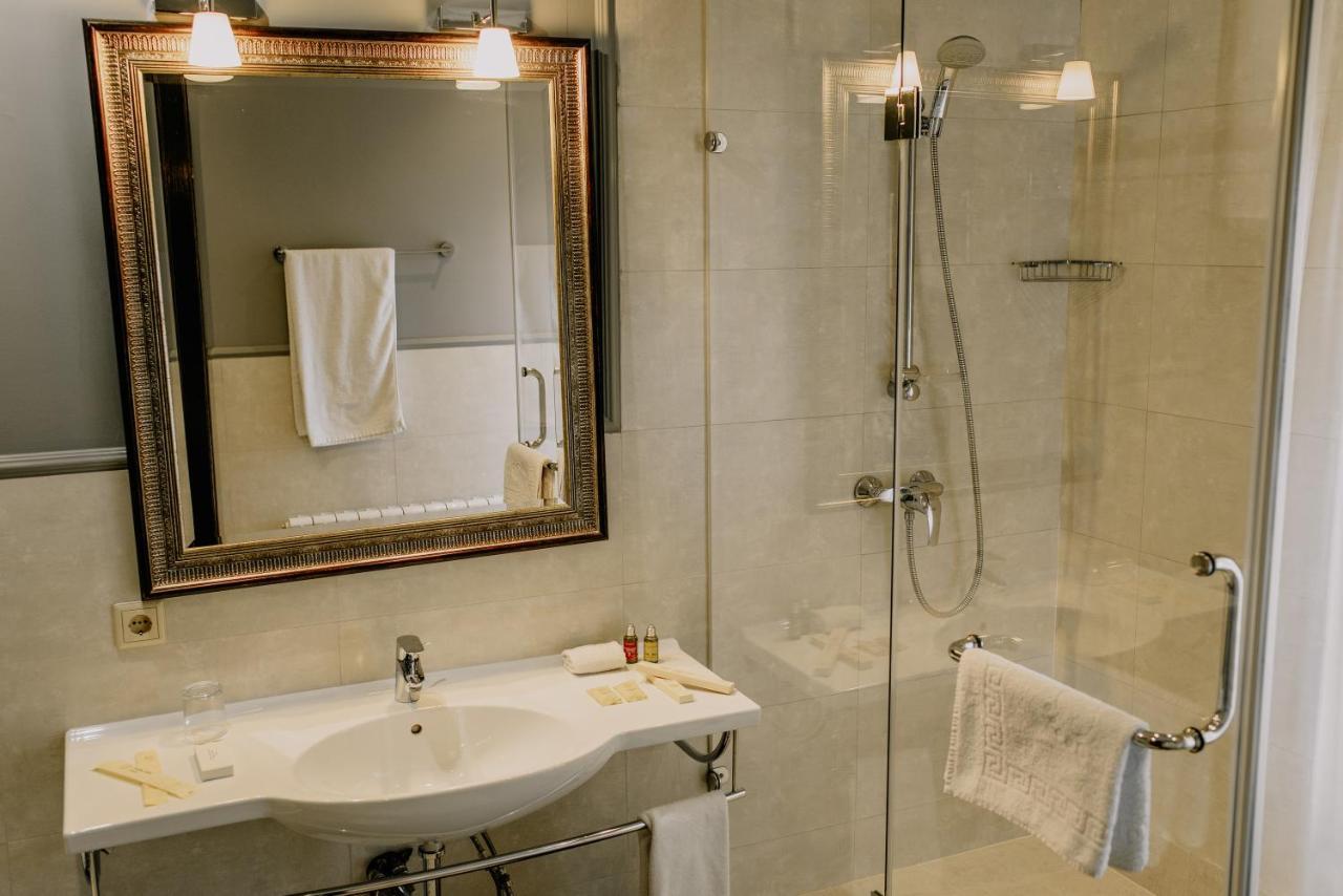 Plaza Hotel Köksetaw Buitenkant foto